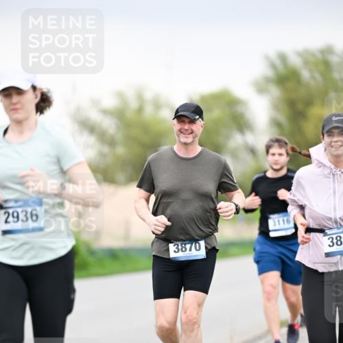07.04.2024 - 43. Internationalen Wilhelmsburger Insellauf Dr. Thomas Lammeyer http://msf.ph/oto/6042351 07.04.2024 10:40:32 Laufen 2936, 3870, 7, 38 meine-sportfotos.de