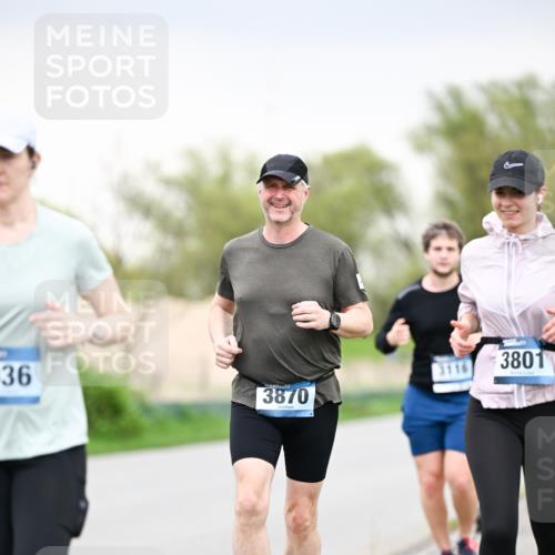 07.04.2024 - 43. Internationalen Wilhelmsburger Insellauf Dr. Thomas Lammeyer http://msf.ph/oto/6042353 07.04.2024 10:40:32 Laufen 36, 3870, 3801 meine-sportfotos.de