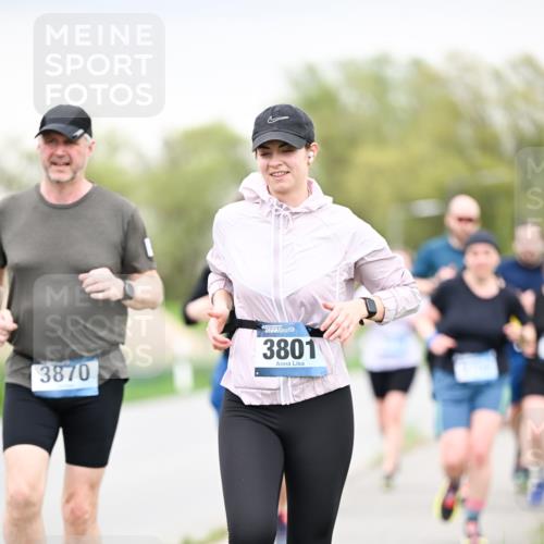 07.04.2024 - 43. Internationalen Wilhelmsburger Insellauf Dr. Thomas Lammeyer http://msf.ph/oto/6042355 07.04.2024 10:40:32 Laufen 3870, 3801 meine-sportfotos.de
