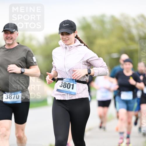 07.04.2024 - 43. Internationalen Wilhelmsburger Insellauf Dr. Thomas Lammeyer http://msf.ph/oto/6042357 07.04.2024 10:40:32 Laufen 3870, 3801 meine-sportfotos.de