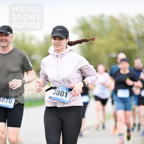 07.04.2024 - 43. Internationalen Wilhelmsburger Insellauf Dr. Thomas Lammeyer http://msf.ph/oto/6042359 07.04.2024 10:40:33 Laufen 3870, 3801 meine-sportfotos.de