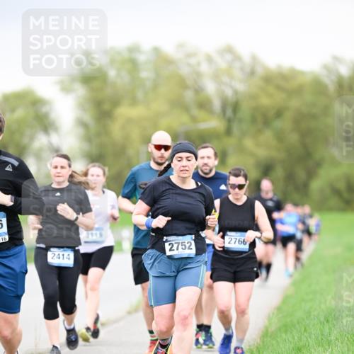 07.04.2024 - 43. Internationalen Wilhelmsburger Insellauf Dr. Thomas Lammeyer http://msf.ph/oto/6042364 07.04.2024 10:40:34 Laufen 116, 2414, 3119, 2752, 2766 meine-sportfotos.de