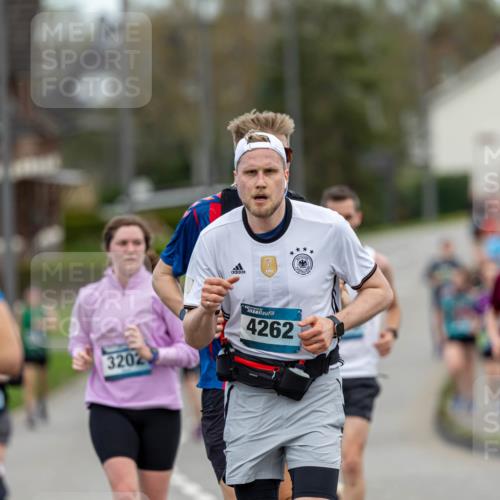 07.04.2024 - 43. Internationalen Wilhelmsburger Insellauf Michael Strokosch http://msf.ph/oto/6042392 07.04.2024 11:02:44 Laufen 3202, 4262 meine-sportfotos.de