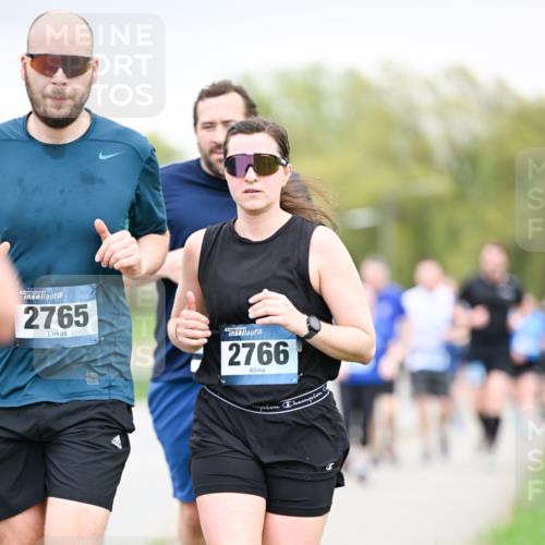 07.04.2024 - 43. Internationalen Wilhelmsburger Insellauf Dr. Thomas Lammeyer http://msf.ph/oto/6042403 07.04.2024 10:40:38 Laufen 2765, 2766 meine-sportfotos.de