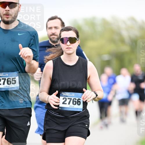 07.04.2024 - 43. Internationalen Wilhelmsburger Insellauf Dr. Thomas Lammeyer http://msf.ph/oto/6042409 07.04.2024 10:40:39 Laufen 2765, 2766 meine-sportfotos.de