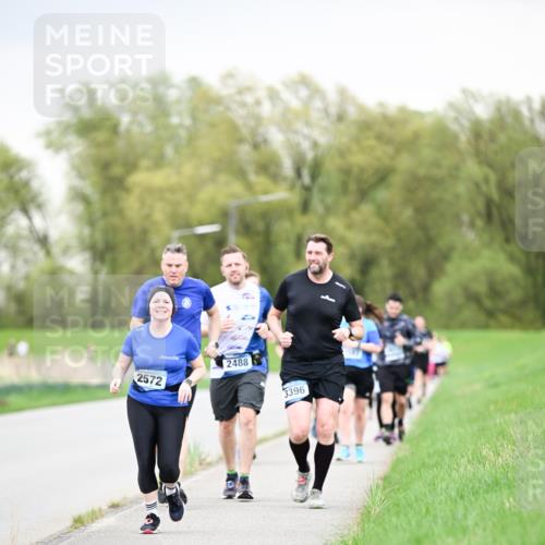 07.04.2024 - 43. Internationalen Wilhelmsburger Insellauf Dr. Thomas Lammeyer http://msf.ph/oto/6042418 07.04.2024 10:40:41 Laufen 2572, 2488, 3396 meine-sportfotos.de