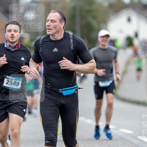 07.04.2024 - 43. Internationalen Wilhelmsburger Insellauf Michael Strokosch http://msf.ph/oto/6042419 07.04.2024 11:04:25 Laufen 74, 2588, 2404 meine-sportfotos.de