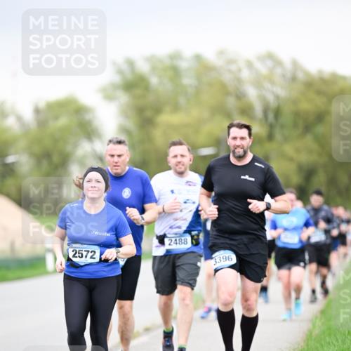 07.04.2024 - 43. Internationalen Wilhelmsburger Insellauf Dr. Thomas Lammeyer http://msf.ph/oto/6042433 07.04.2024 10:40:44 Laufen 2572, 2488, 3396 meine-sportfotos.de