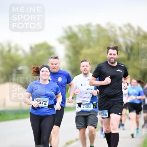 07.04.2024 - 43. Internationalen Wilhelmsburger Insellauf Dr. Thomas Lammeyer http://msf.ph/oto/6042440 07.04.2024 10:40:44 Laufen 572, 2488, 396 meine-sportfotos.de