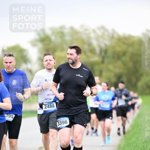 07.04.2024 - 43. Internationalen Wilhelmsburger Insellauf Dr. Thomas Lammeyer http://msf.ph/oto/6042448 07.04.2024 10:40:45 Laufen 395, 2488, 3396 meine-sportfotos.de