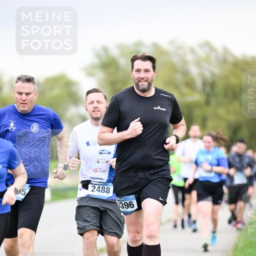 07.04.2024 - 43. Internationalen Wilhelmsburger Insellauf Dr. Thomas Lammeyer http://msf.ph/oto/6042455 07.04.2024 10:40:46 Laufen 5, 2488, 396 meine-sportfotos.de