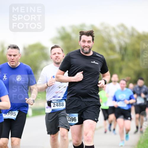 07.04.2024 - 43. Internationalen Wilhelmsburger Insellauf Dr. Thomas Lammeyer http://msf.ph/oto/6042457 07.04.2024 10:40:46 Laufen 395, 2488, 3396 meine-sportfotos.de