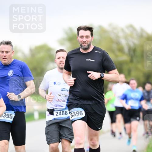 07.04.2024 - 43. Internationalen Wilhelmsburger Insellauf Dr. Thomas Lammeyer http://msf.ph/oto/6042461 07.04.2024 10:40:46 Laufen 395, 2488, 3396 meine-sportfotos.de