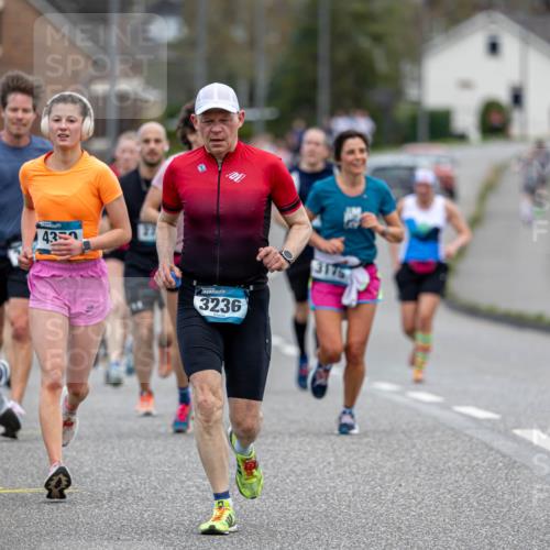 07.04.2024 - 43. Internationalen Wilhelmsburger Insellauf Michael Strokosch http://msf.ph/oto/6042470 07.04.2024 11:04:54 Laufen 43, 3236, 3176 meine-sportfotos.de