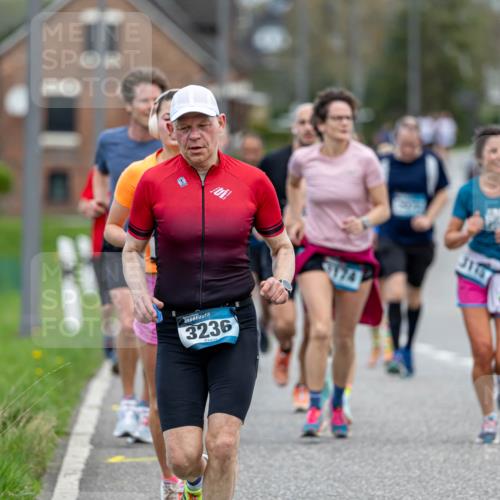 07.04.2024 - 43. Internationalen Wilhelmsburger Insellauf Michael Strokosch http://msf.ph/oto/6042479 07.04.2024 11:04:56 Laufen 3236, 3116 meine-sportfotos.de