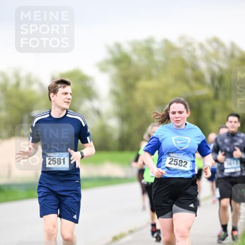 07.04.2024 - 43. Internationalen Wilhelmsburger Insellauf Dr. Thomas Lammeyer http://msf.ph/oto/6042485 07.04.2024 10:40:50 Laufen 2581, 2582 meine-sportfotos.de