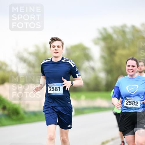 07.04.2024 - 43. Internationalen Wilhelmsburger Insellauf Dr. Thomas Lammeyer http://msf.ph/oto/6042494 07.04.2024 10:40:50 Laufen 2581, 2582 meine-sportfotos.de