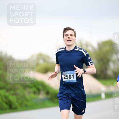 07.04.2024 - 43. Internationalen Wilhelmsburger Insellauf Dr. Thomas Lammeyer http://msf.ph/oto/6042500 07.04.2024 10:40:51 Laufen 2581 meine-sportfotos.de