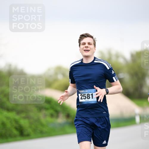 07.04.2024 - 43. Internationalen Wilhelmsburger Insellauf Dr. Thomas Lammeyer http://msf.ph/oto/6042502 07.04.2024 10:40:51 Laufen 2581 meine-sportfotos.de