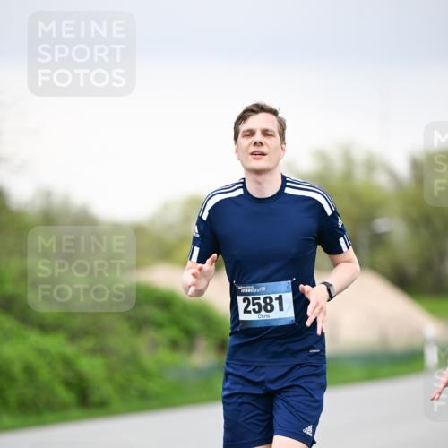 07.04.2024 - 43. Internationalen Wilhelmsburger Insellauf Dr. Thomas Lammeyer http://msf.ph/oto/6042504 07.04.2024 10:40:51 Laufen 2581 meine-sportfotos.de