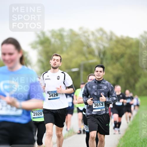 07.04.2024 - 43. Internationalen Wilhelmsburger Insellauf Dr. Thomas Lammeyer http://msf.ph/oto/6042506 07.04.2024 10:40:52 Laufen 3426, 3613, 3613, 2920, 23 meine-sportfotos.de