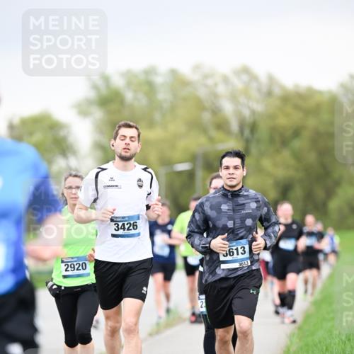07.04.2024 - 43. Internationalen Wilhelmsburger Insellauf Dr. Thomas Lammeyer http://msf.ph/oto/6042513 07.04.2024 10:40:52 Laufen 2920, 3426, 2, 3613, 3613 meine-sportfotos.de