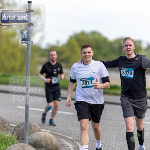 07.04.2024 - 43. Internationalen Wilhelmsburger Insellauf Michael Strokosch http://msf.ph/oto/6042516 07.04.2024 11:12:38 Laufen 3077, 3078 meine-sportfotos.de
