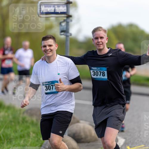 07.04.2024 - 43. Internationalen Wilhelmsburger Insellauf Michael Strokosch http://msf.ph/oto/6042522 07.04.2024 11:12:39 Laufen 3072, 3078 meine-sportfotos.de
