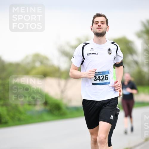 07.04.2024 - 43. Internationalen Wilhelmsburger Insellauf Dr. Thomas Lammeyer http://msf.ph/oto/6042535 07.04.2024 10:40:55 Laufen 3426 meine-sportfotos.de