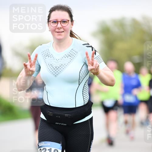 07.04.2024 - 43. Internationalen Wilhelmsburger Insellauf Dr. Thomas Lammeyer http://msf.ph/oto/6042560 07.04.2024 10:40:58 Laufen 2310 meine-sportfotos.de
