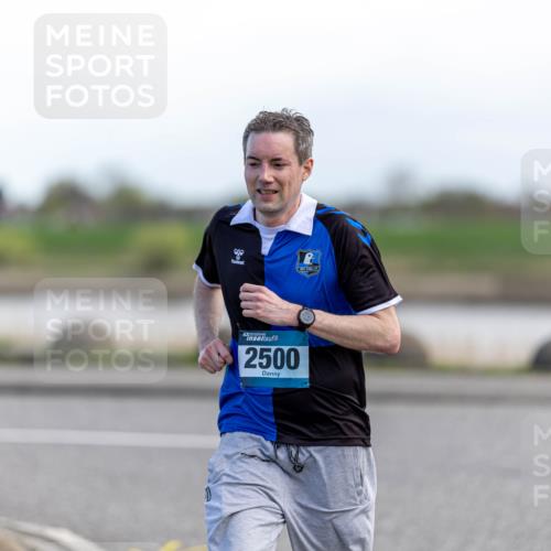 07.04.2024 - 43. Internationalen Wilhelmsburger Insellauf Michael Strokosch http://msf.ph/oto/6042563 07.04.2024 11:13:06 Laufen 2500 meine-sportfotos.de