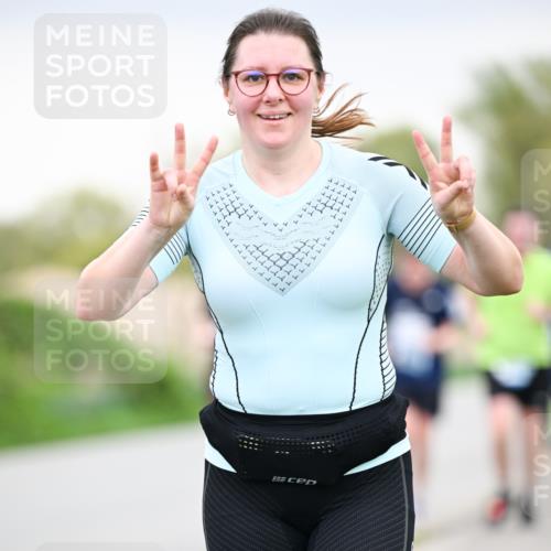 07.04.2024 - 43. Internationalen Wilhelmsburger Insellauf Dr. Thomas Lammeyer http://msf.ph/oto/6042564 07.04.2024 10:40:58 Laufen 11, 44444, 2310 meine-sportfotos.de