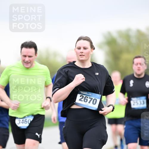 07.04.2024 - 43. Internationalen Wilhelmsburger Insellauf Dr. Thomas Lammeyer http://msf.ph/oto/6042598 07.04.2024 10:41:03 Laufen 3460, 2670, 2533 meine-sportfotos.de