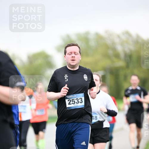 07.04.2024 - 43. Internationalen Wilhelmsburger Insellauf Dr. Thomas Lammeyer http://msf.ph/oto/6042608 07.04.2024 10:41:04 Laufen 5, 2533, 48 meine-sportfotos.de