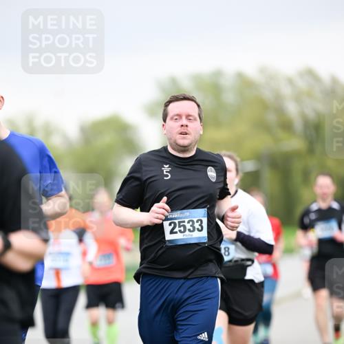 07.04.2024 - 43. Internationalen Wilhelmsburger Insellauf Dr. Thomas Lammeyer http://msf.ph/oto/6042611 07.04.2024 10:41:04 Laufen 5, 2533, 8 meine-sportfotos.de