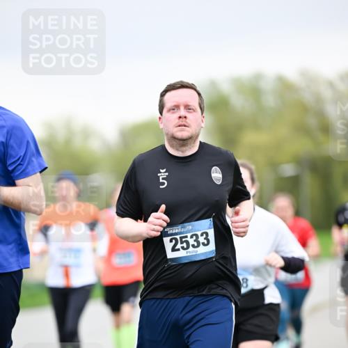 07.04.2024 - 43. Internationalen Wilhelmsburger Insellauf Dr. Thomas Lammeyer http://msf.ph/oto/6042619 07.04.2024 10:41:05 Laufen 5, 5, 43, 2533, 8 meine-sportfotos.de