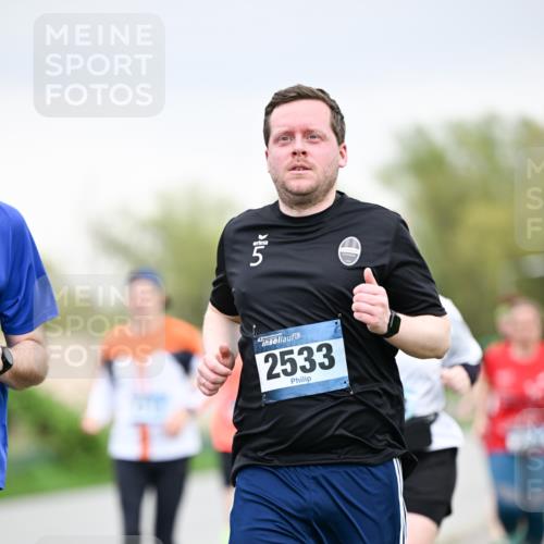 07.04.2024 - 43. Internationalen Wilhelmsburger Insellauf Dr. Thomas Lammeyer http://msf.ph/oto/6042627 07.04.2024 10:41:05 Laufen 5, 2533 meine-sportfotos.de
