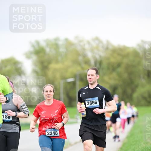 07.04.2024 - 43. Internationalen Wilhelmsburger Insellauf Dr. Thomas Lammeyer http://msf.ph/oto/6042640 07.04.2024 10:41:07 Laufen 188, 2022, 2248, 3866 meine-sportfotos.de