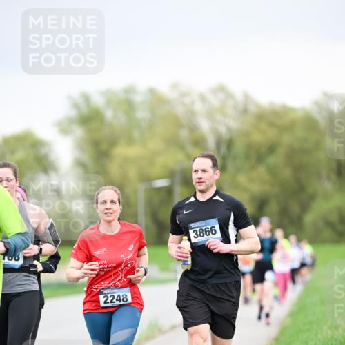 07.04.2024 - 43. Internationalen Wilhelmsburger Insellauf Dr. Thomas Lammeyer http://msf.ph/oto/6042642 07.04.2024 10:41:07 Laufen 2022, 2248, 3866 meine-sportfotos.de