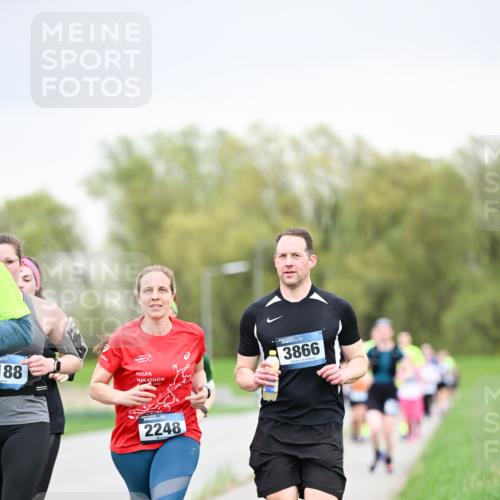 07.04.2024 - 43. Internationalen Wilhelmsburger Insellauf Dr. Thomas Lammeyer http://msf.ph/oto/6042644 07.04.2024 10:41:07 Laufen 188, 2248, 3866 meine-sportfotos.de