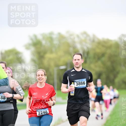 07.04.2024 - 43. Internationalen Wilhelmsburger Insellauf Dr. Thomas Lammeyer http://msf.ph/oto/6042646 07.04.2024 10:41:07 Laufen 188, 022, 2248, 3866 meine-sportfotos.de