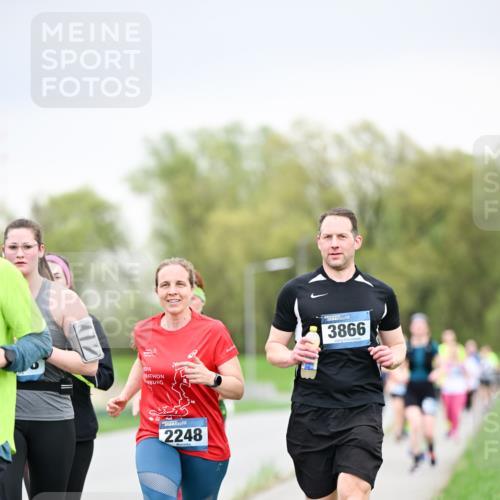 07.04.2024 - 43. Internationalen Wilhelmsburger Insellauf Dr. Thomas Lammeyer http://msf.ph/oto/6042648 07.04.2024 10:41:07 Laufen 2248, 3866 meine-sportfotos.de
