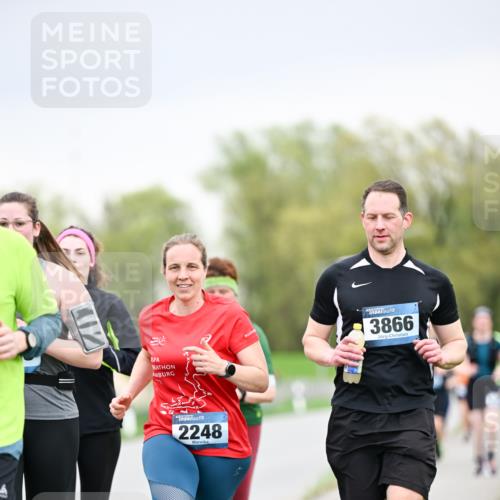 07.04.2024 - 43. Internationalen Wilhelmsburger Insellauf Dr. Thomas Lammeyer http://msf.ph/oto/6042661 07.04.2024 10:41:08 Laufen 2248, 3866 meine-sportfotos.de