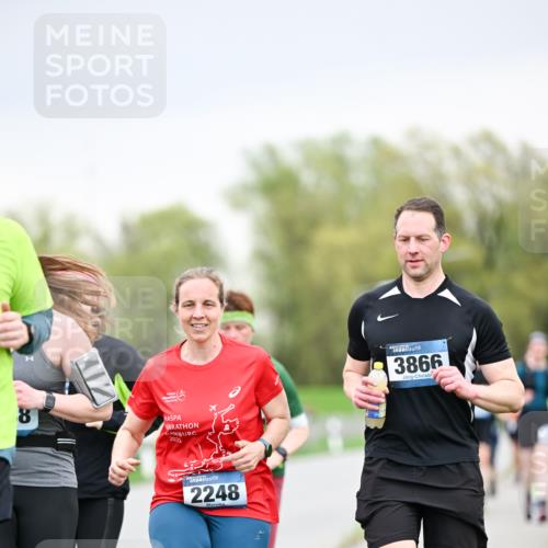 07.04.2024 - 43. Internationalen Wilhelmsburger Insellauf Dr. Thomas Lammeyer http://msf.ph/oto/6042663 07.04.2024 10:41:08 Laufen 8, 2022, 2248, 3866, 11 meine-sportfotos.de