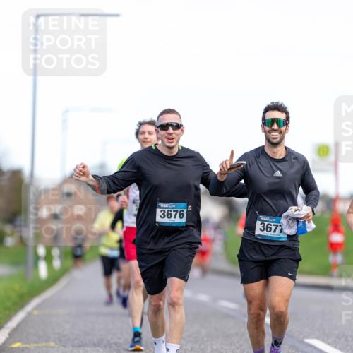 07.04.2024 - 43. Internationalen Wilhelmsburger Insellauf Michael Strokosch http://msf.ph/oto/6042665 07.04.2024 11:14:00 Laufen 3676, 3677 meine-sportfotos.de