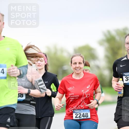 07.04.2024 - 43. Internationalen Wilhelmsburger Insellauf Dr. Thomas Lammeyer http://msf.ph/oto/6042668 07.04.2024 10:41:09 Laufen 24, 38, 2022, 2248, 38 meine-sportfotos.de