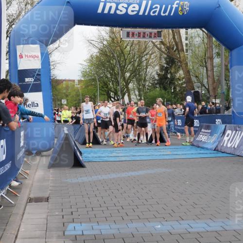 07.04.2024 - 43. Internationalen Wilhelmsburger Insellauf MichiJ http://msf.ph/oto/6042758 07.04.2024 10:34:48 Laufen 3907, 2195, 4414, 358, 37 meine-sportfotos.de