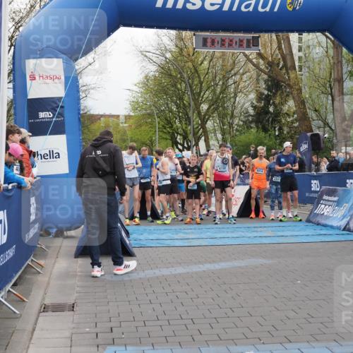 07.04.2024 - 43. Internationalen Wilhelmsburger Insellauf MichiJ http://msf.ph/oto/6042785 07.04.2024 10:39:30 Laufen 40, 7723, 3611, 2021, 4192, 4414, 2337, 3 meine-sportfotos.de