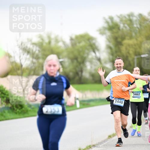 07.04.2024 - 43. Internationalen Wilhelmsburger Insellauf Dr. Thomas Lammeyer http://msf.ph/oto/6042788 07.04.2024 10:41:23 Laufen 2353, 9, 46, 2440, 3462, 3462 meine-sportfotos.de