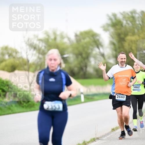 07.04.2024 - 43. Internationalen Wilhelmsburger Insellauf Dr. Thomas Lammeyer http://msf.ph/oto/6042791 07.04.2024 10:41:23 Laufen 9, 2440, 3462, 3462 meine-sportfotos.de